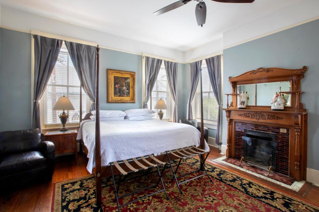 Foley House Inn Savannah Bagian luar foto